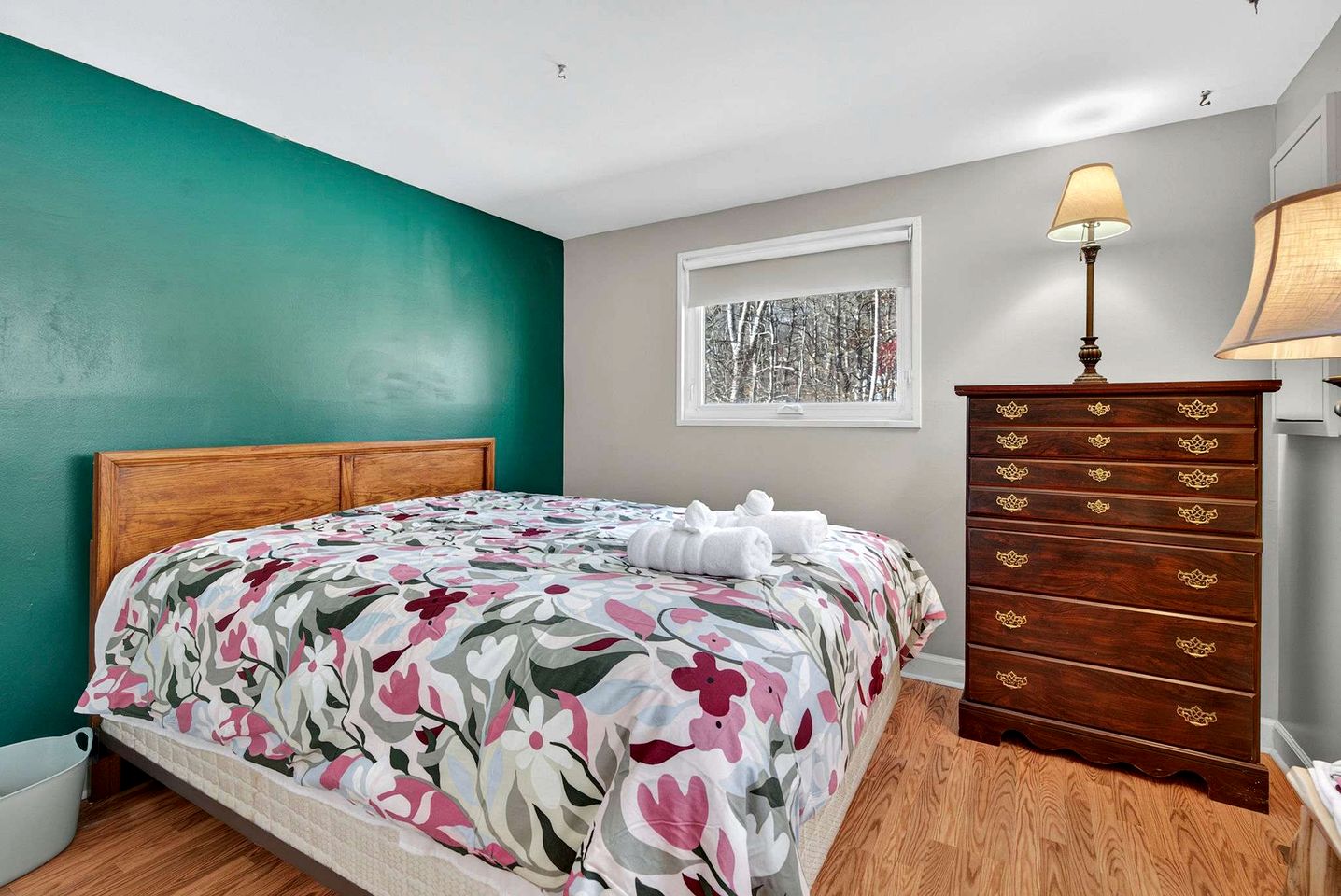 Modern Mountain Chalet with Stone Fireplace & Resort Amenities near Hedgesville, WV