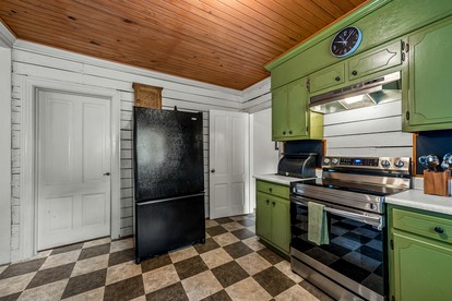 Dog-Friendly Cottage with Private Porch in Fort Payne, Alabama photo 2