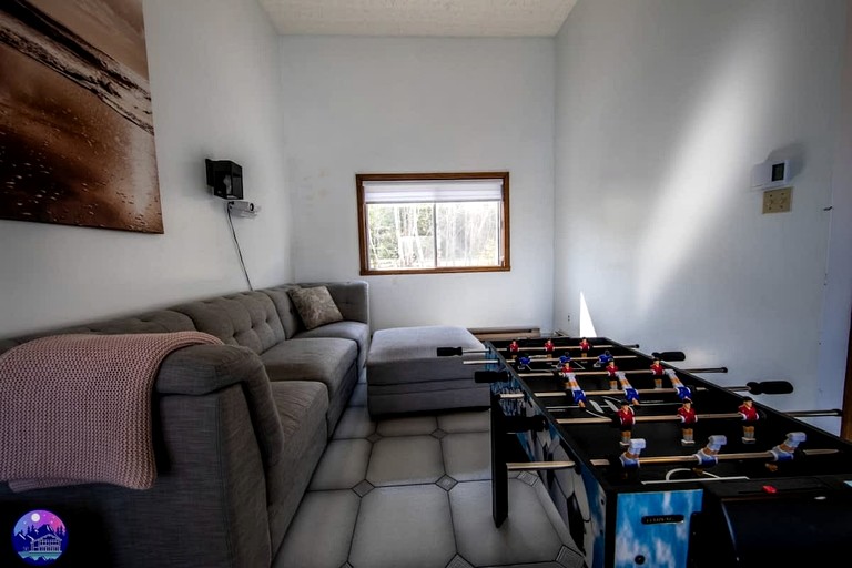 Cabins (Canada, Saint-Calixte, Quebec)
