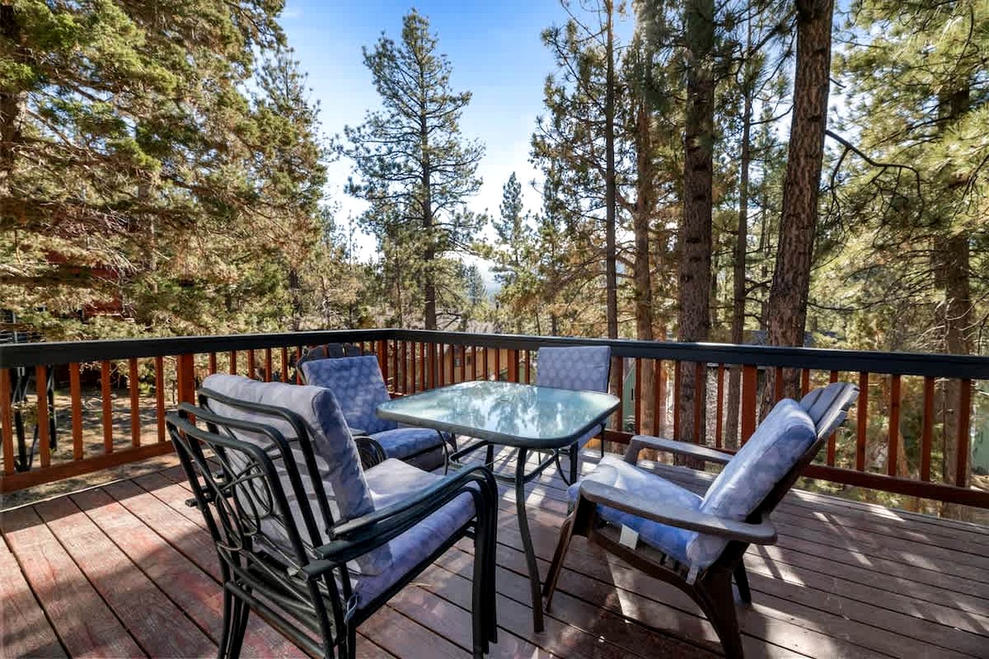 Dog-Friendly Rustic Cabin with Hot-Tub and Deck Great for Families in California