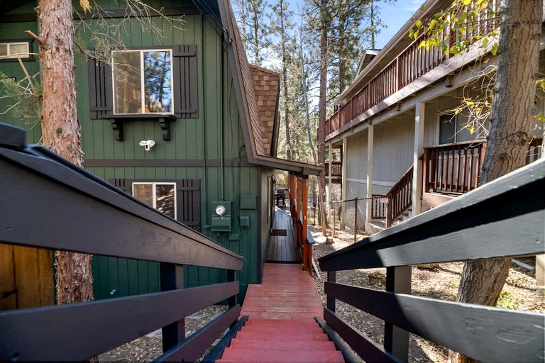 Cabins (United States of America, Big Bear Lake, California)