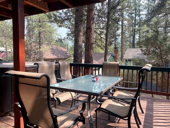 Cabins (United States of America, Big Bear Lake, California)