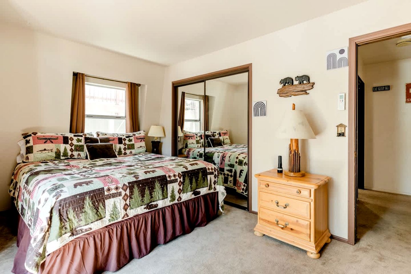 Dog-Friendly Rustic Cabin with Hot-Tub and Deck Great for Families in California