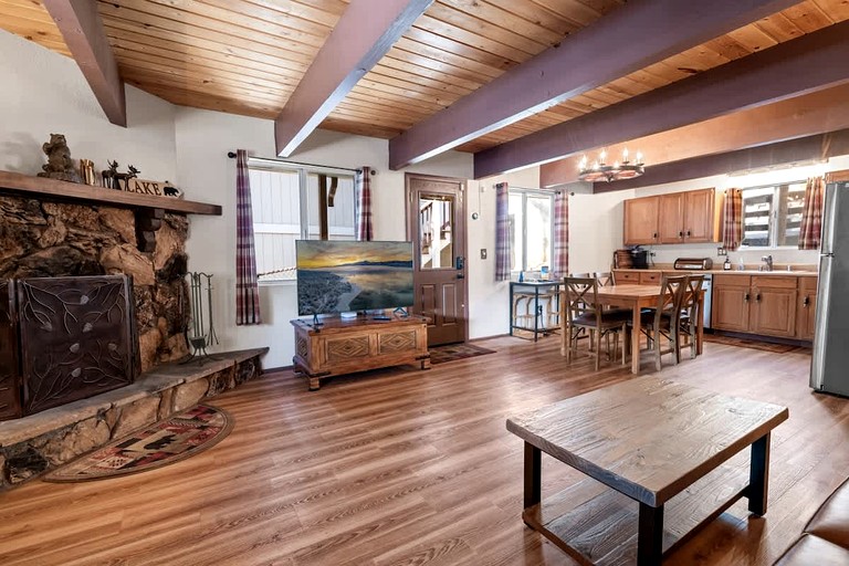 Cabins (United States of America, Big Bear Lake, California)