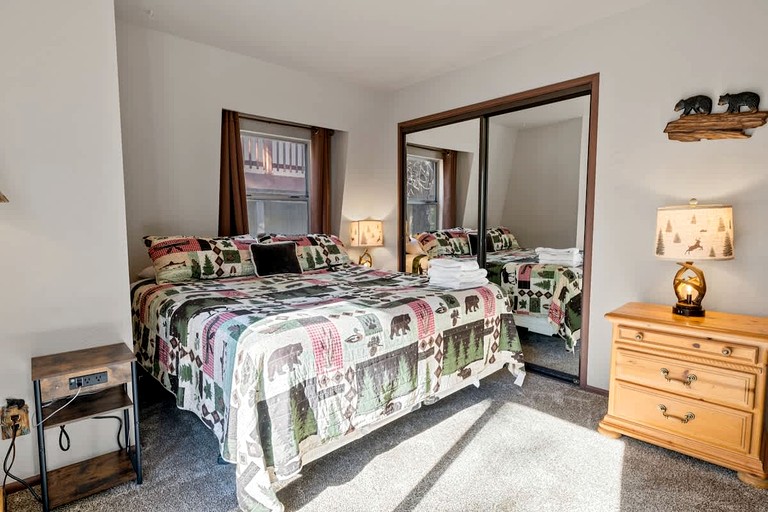 Cabins (United States of America, Big Bear Lake, California)