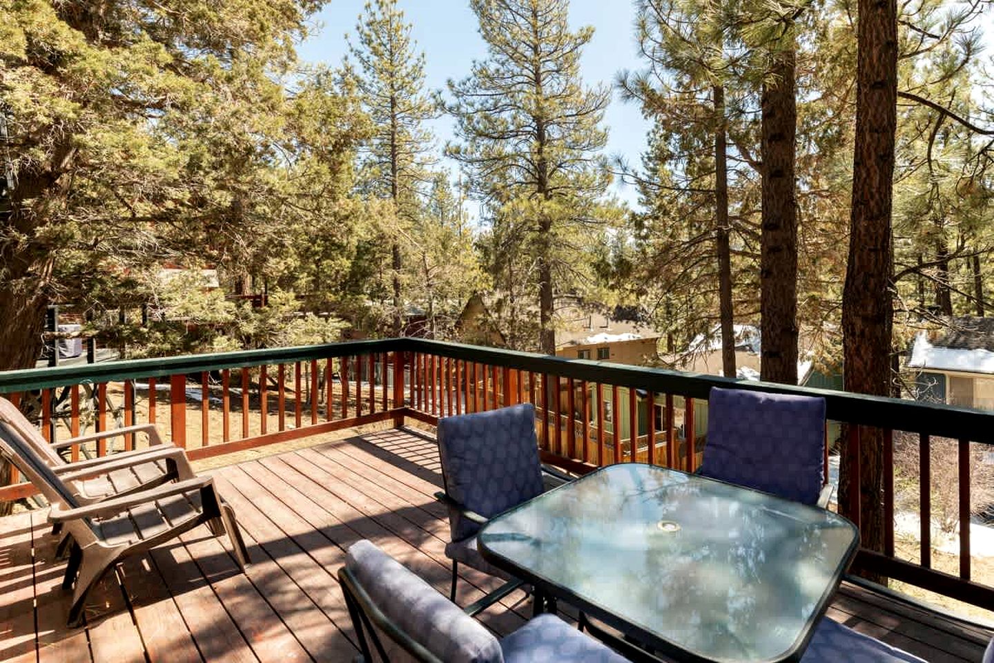 Dog-Friendly Rustic Cabin with Hot-Tub and Deck Great for Families in California