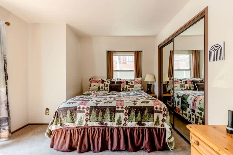 Cabins (United States of America, Big Bear Lake, California)