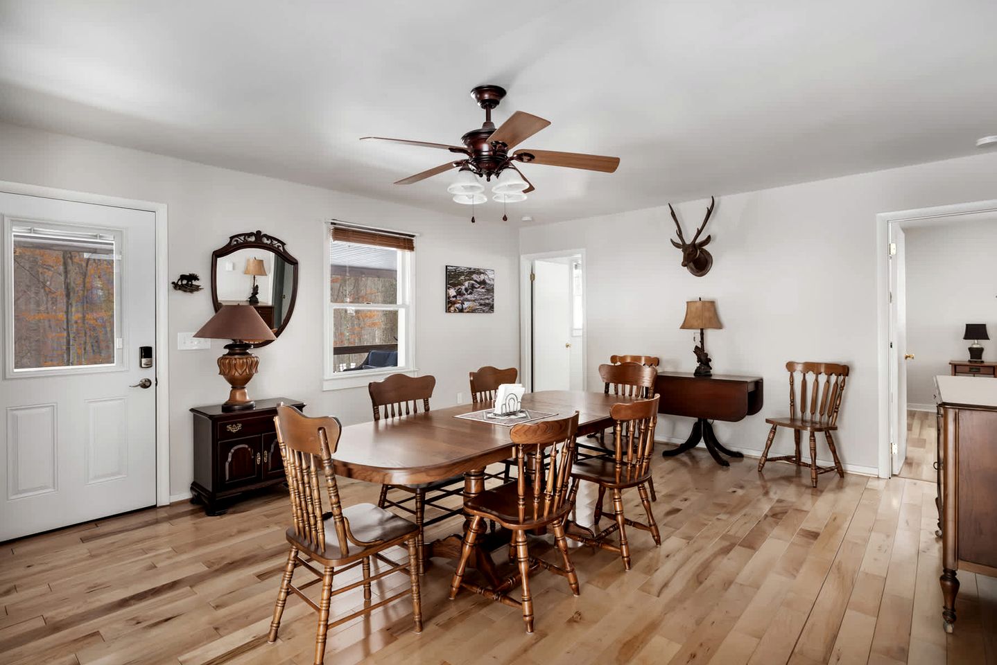 Dog Friendly Cabin with a Wood Burning Stove, Screened-In Porch, and River Access near Cacapon Resort State Park, WV