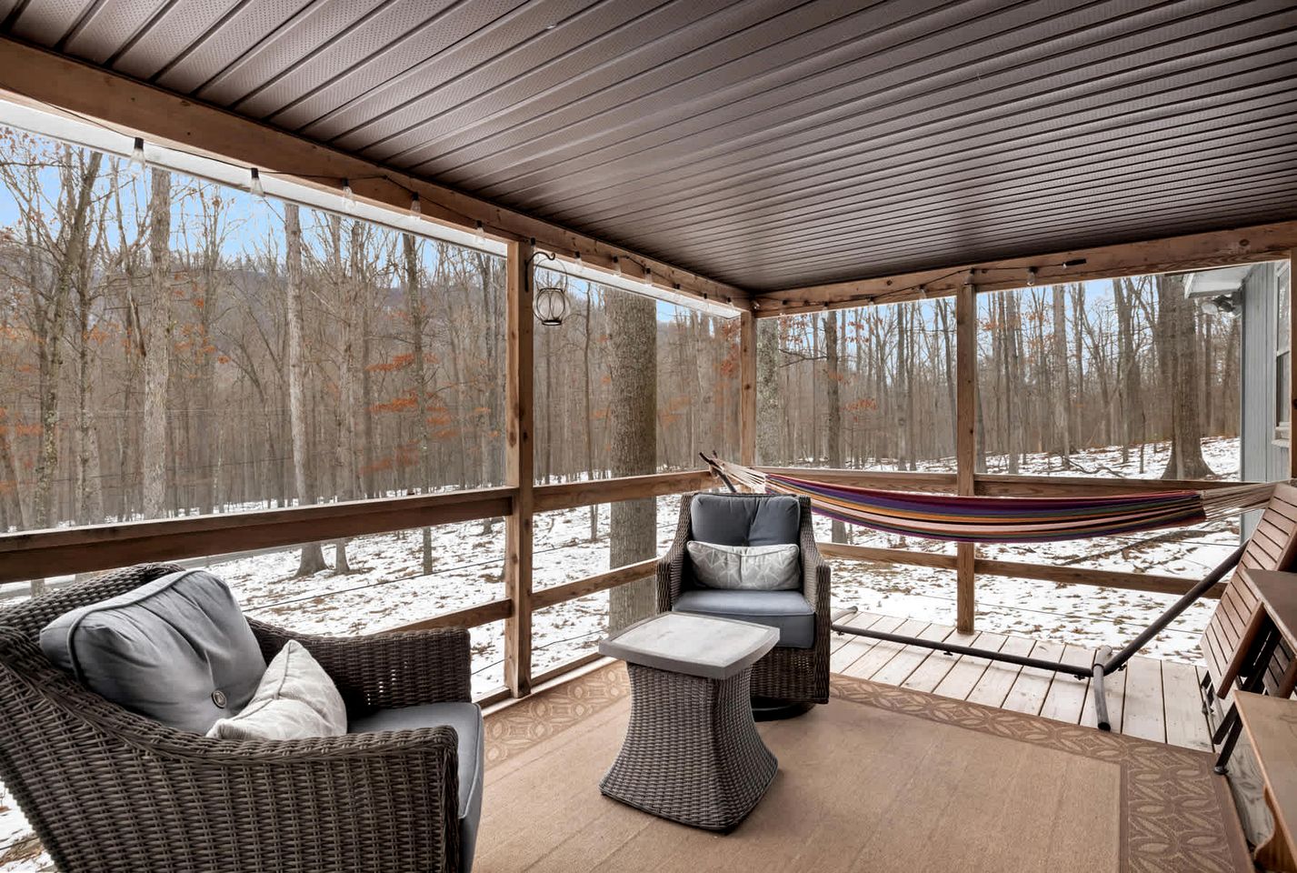Dog Friendly Cabin with a Wood Burning Stove, Screened-In Porch, and River Access near Cacapon Resort State Park, WV