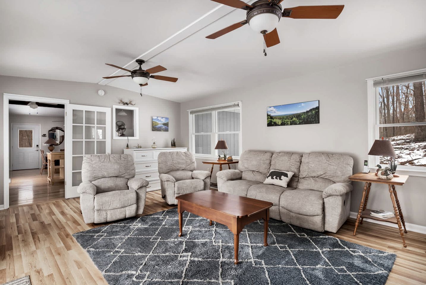 Dog Friendly Cabin with a Wood Burning Stove, Screened-In Porch, and River Access near Cacapon Resort State Park, WV