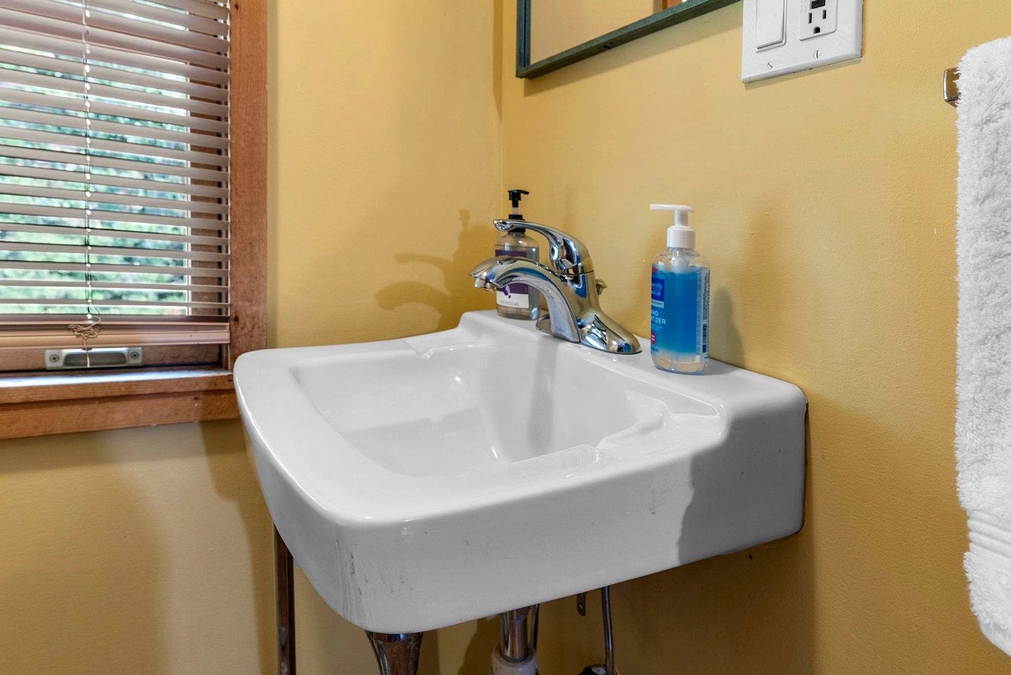 Rustic-Modern Mountain Cabin with Private Pond & Fire Pit Near Lost River, Baker, West Virginia