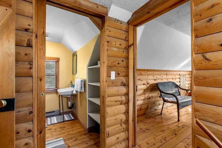 Cabins (United States of America, Baker, West Virginia)