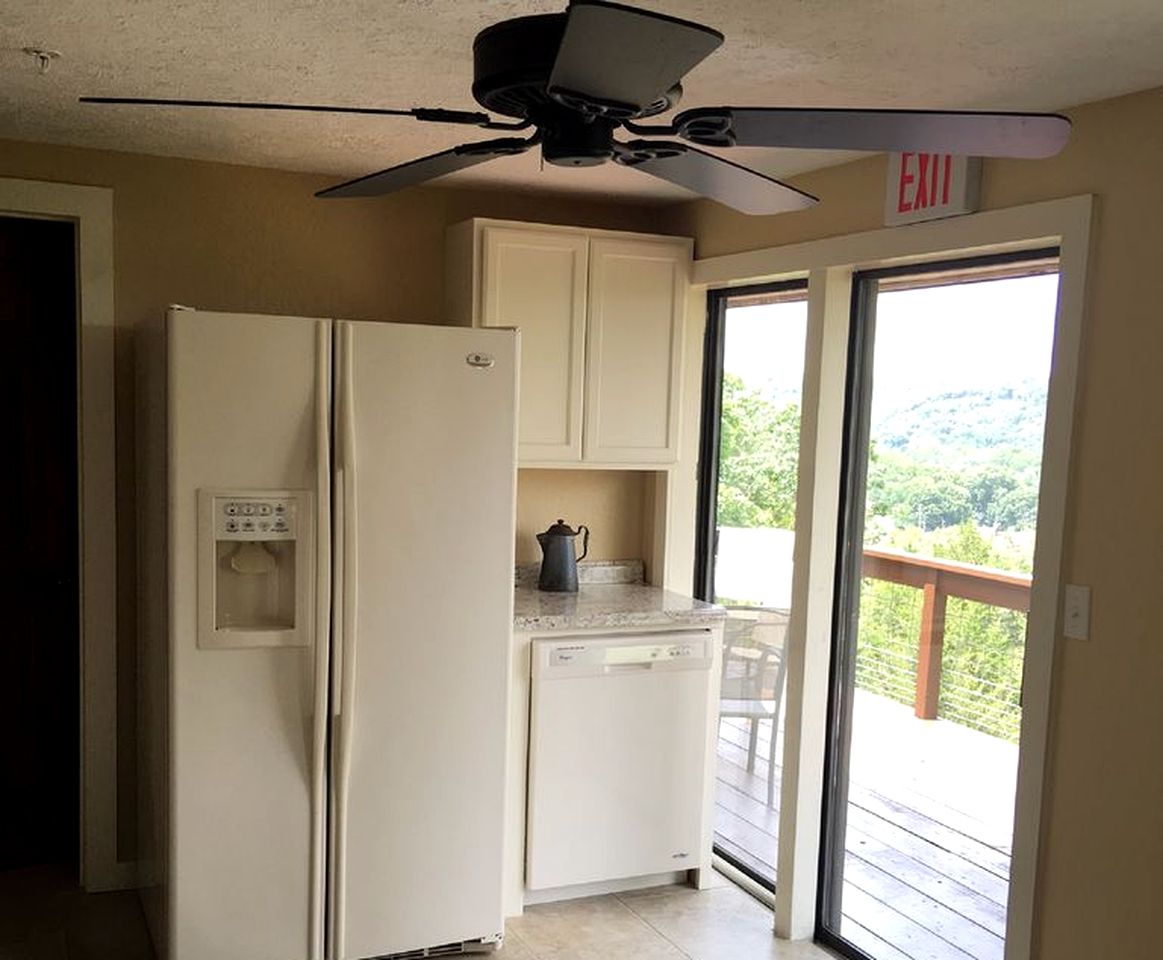 Cozy Cabin Rental near Table Rock Lake in the Ozark Mountains, Missouri