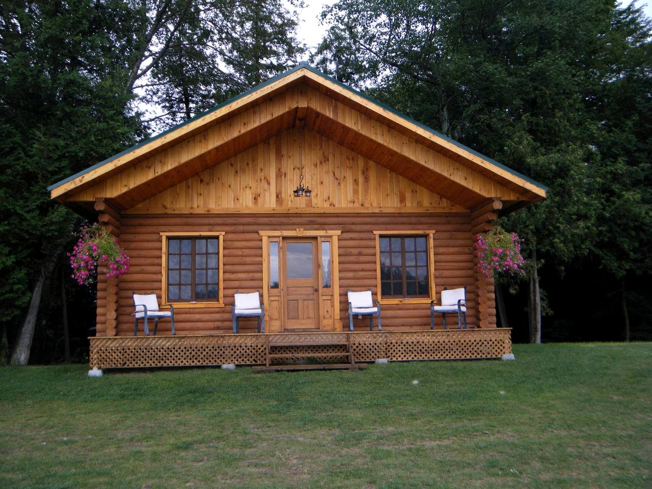 Stunning Waterfront Log Cabin Rental with Fireplace between Ottawa, Ontario and Montreal, Québec