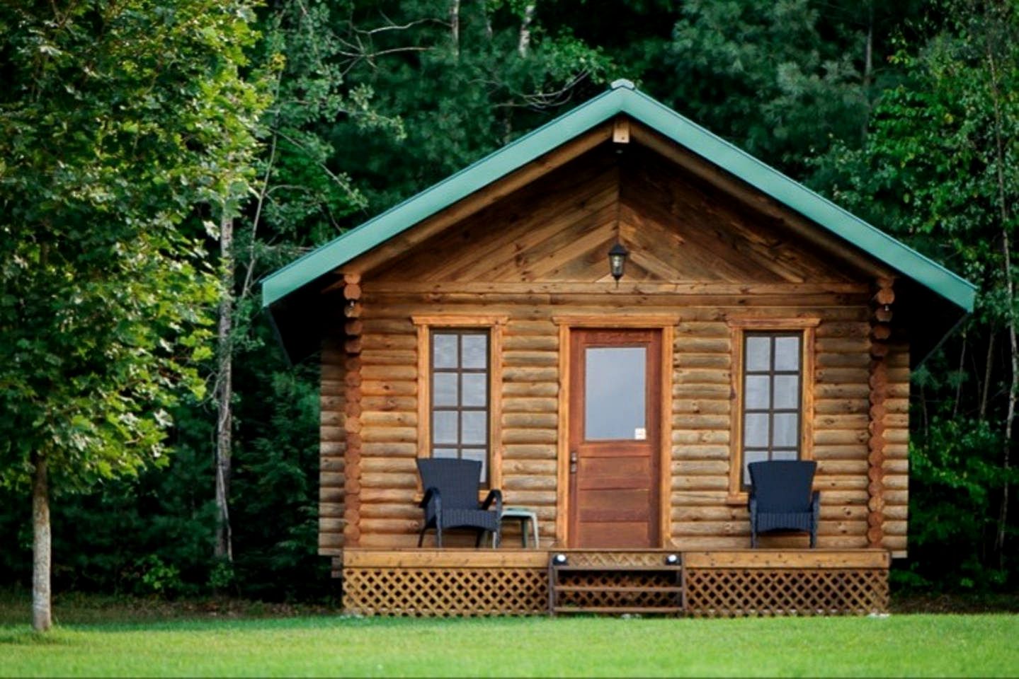 Authentic Log Cabin Rental in a Private Waterfront Setting between Ottawa, Ontario and Montreal, Québec