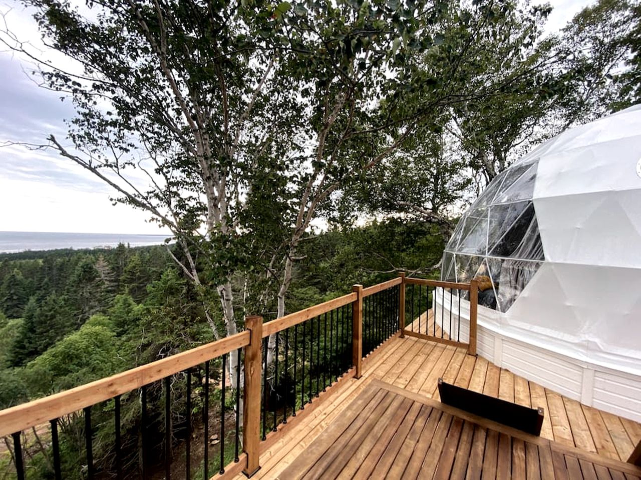 Spectacular Dome with Impressive Views in Percé, Quebec