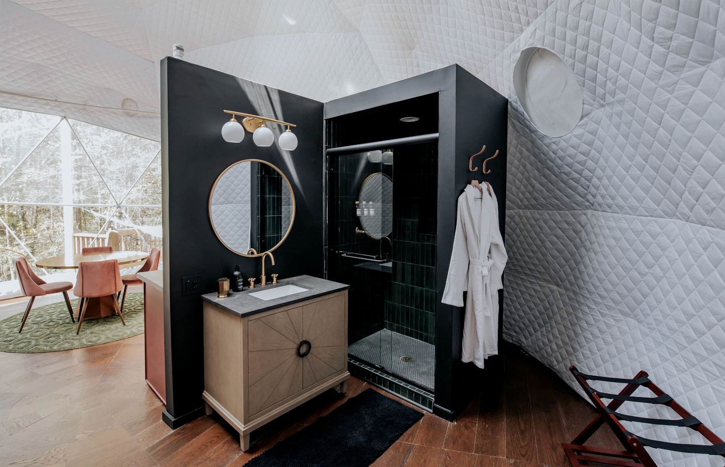 Designer Dome with Unmatched Scenery: Romantic Getaway near Falls in Cherry Log, Georgia