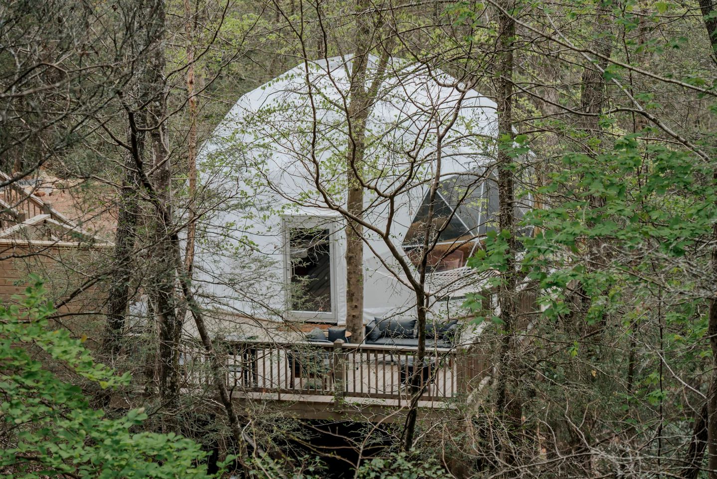 Designer Dome with Unmatched Scenery: Romantic Getaway near Falls in Cherry Log, Georgia