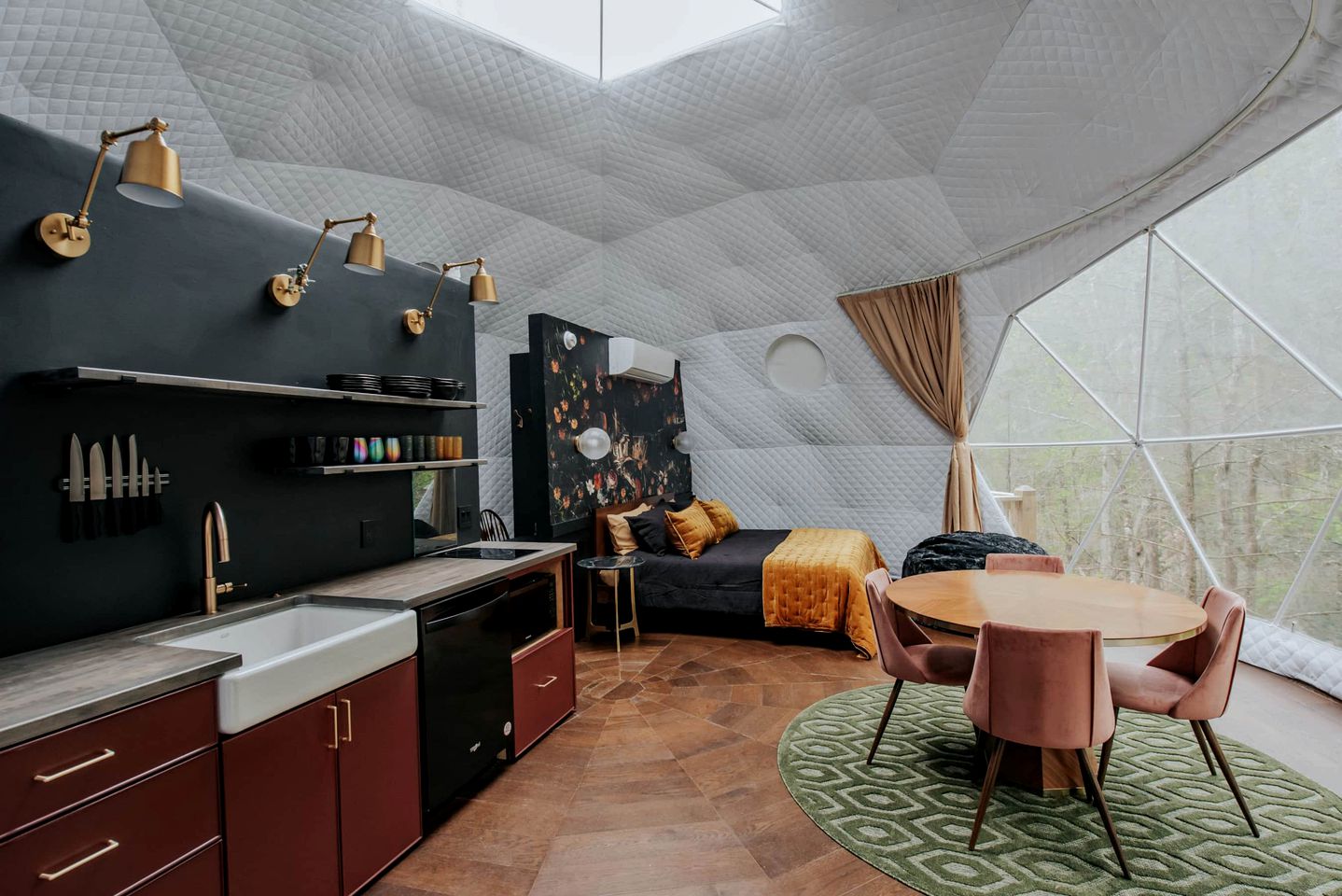 Designer Dome with Unmatched Scenery: Romantic Getaway near Falls in Cherry Log, Georgia