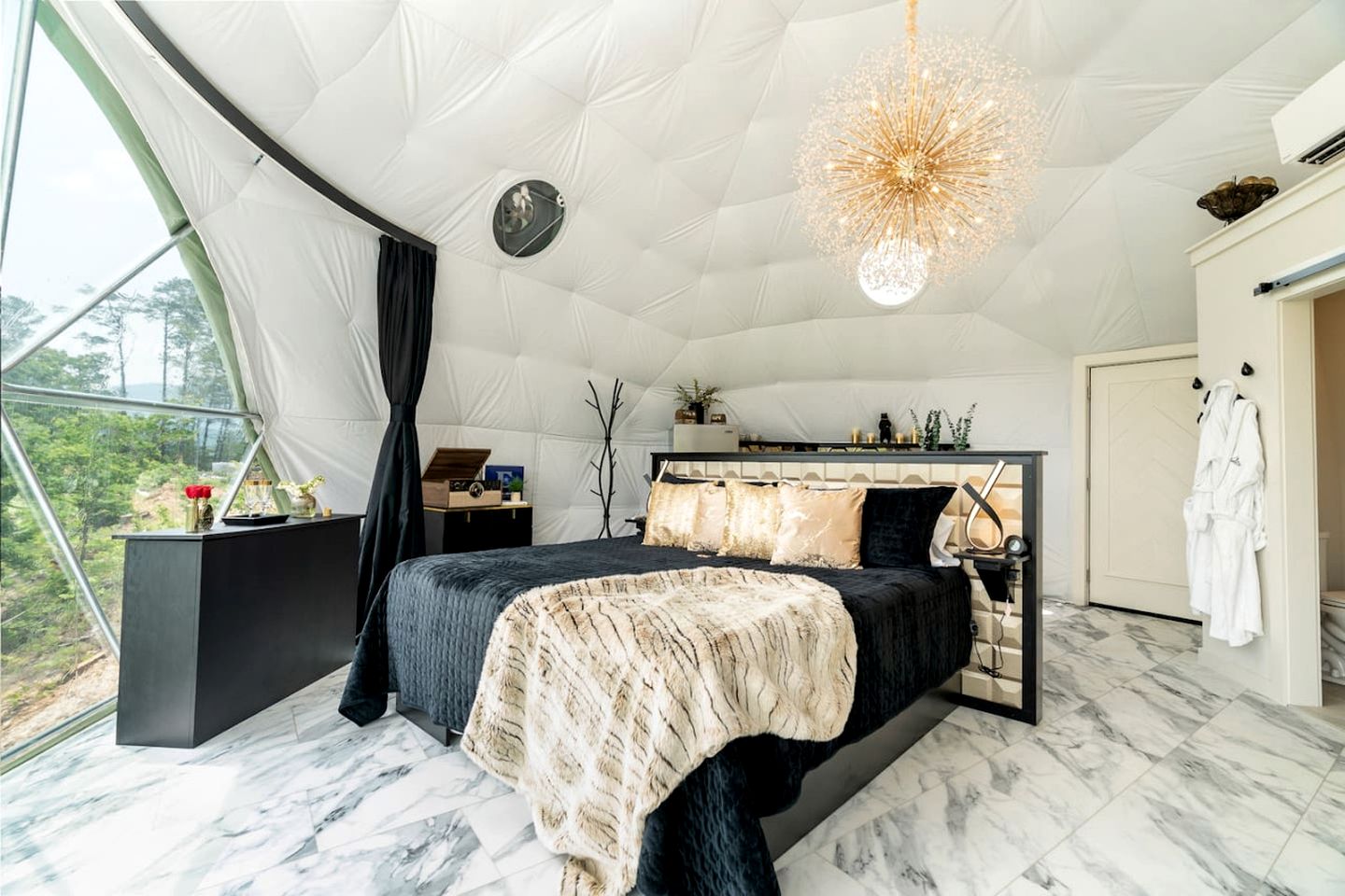 Romantic Dome Retreat Near Great Smoky Mountains, Tennessee