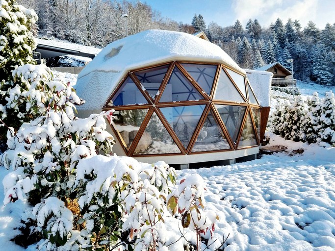 Romantic Geodesic Dome Escape With Panoramic Mountain Views in Grand Est, France