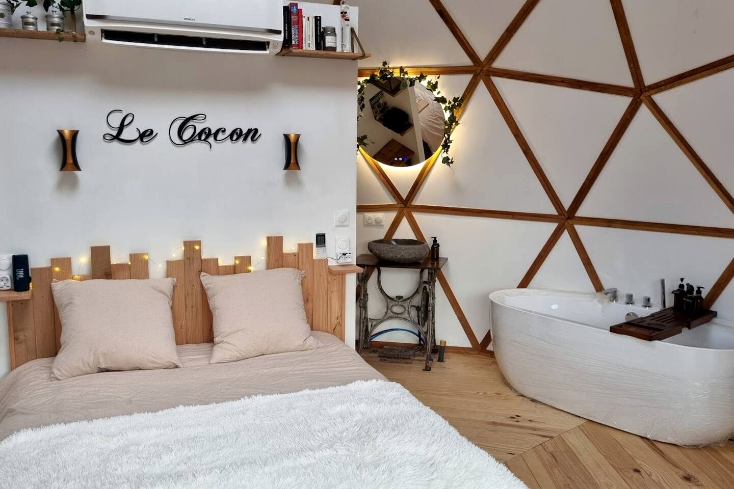 Romantic Geodesic Dome Escape With Panoramic Mountain Views in Grand Est, France