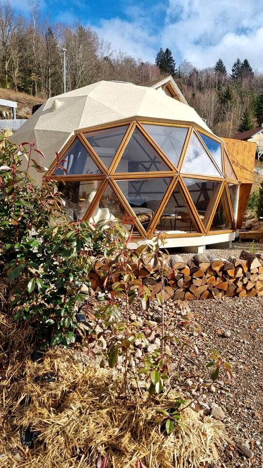Romantic Geodesic Dome Escape With Panoramic Mountain Views in Grand Est, France