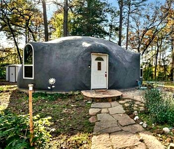 Fantastic Dome with Private Yard, Hot-Tub and Fire Pit in Texas