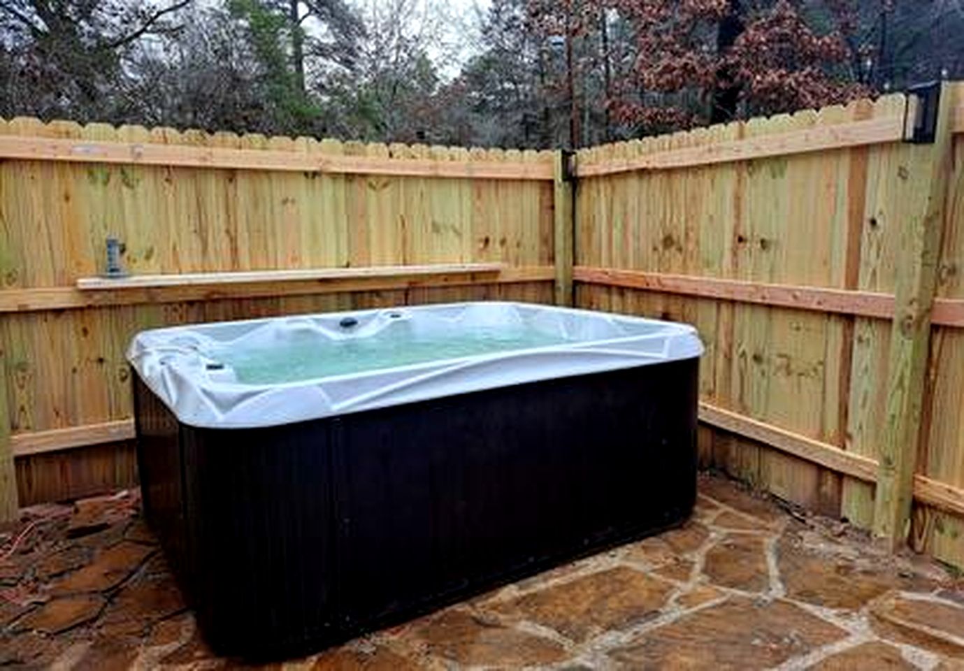 Fantastic Dome with Private Yard, Hot-Tub and Fire Pit in Texas