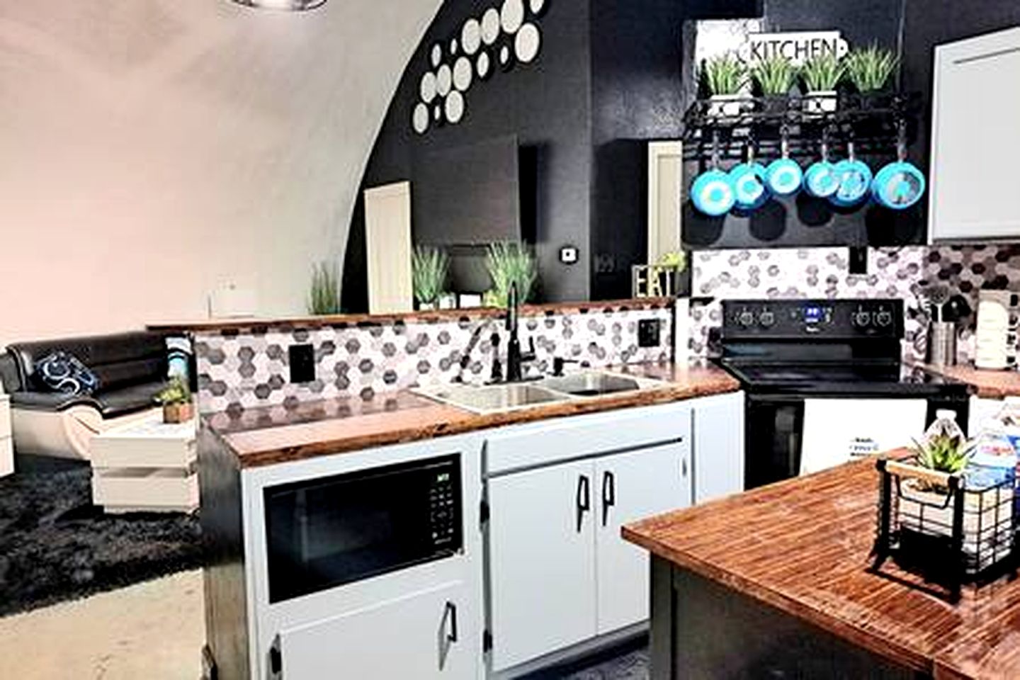 Fantastic Dome with Private Yard, Hot-Tub and Fire Pit in Texas