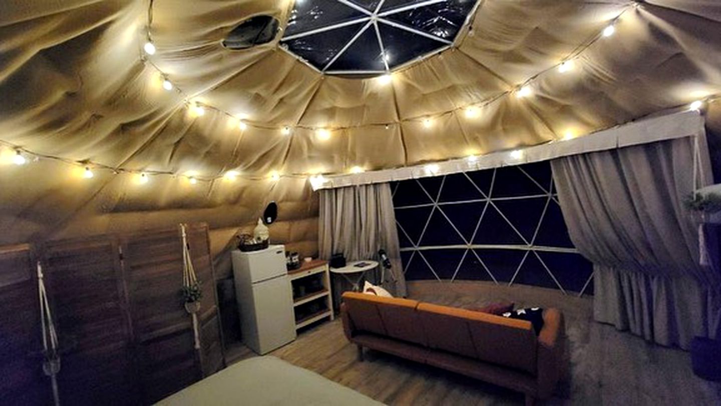 Dome Rental with Stunning Mountain Views in the Nevada Desert for an Unforgettable Las Vegas Glamping Trip