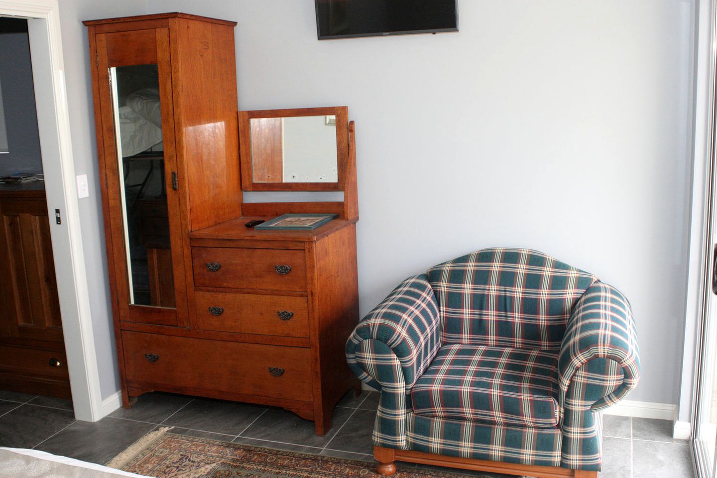 Self-Contained Cottage Rental at a Countryside Bed and Breakfast near Tenterfield, New South Wales, Australia