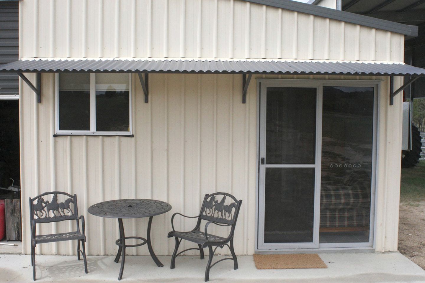 Self-Contained Cottage Rental at a Countryside Bed and Breakfast near Tenterfield, New South Wales, Australia