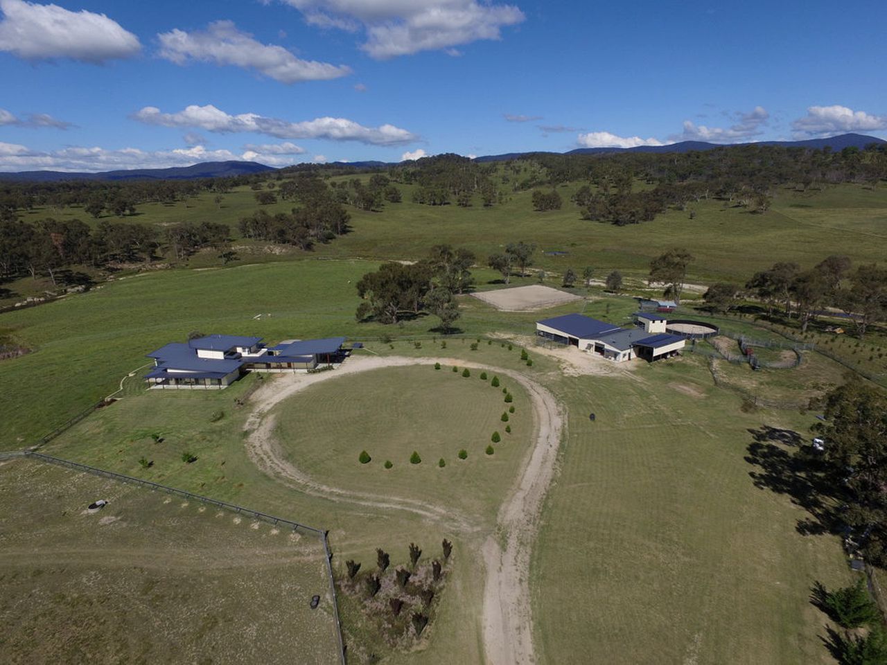 Self-Contained Cottage Rental at a Countryside Bed and Breakfast near Tenterfield, New South Wales, Australia