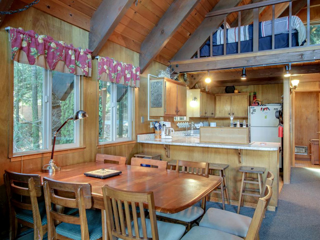 Waterfront Cabin Rental for groups on Donner Lake, California