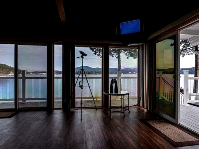 Cabins (Coeur d'Alene, Idaho, United States)