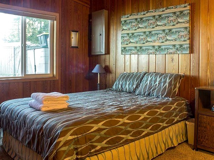 Cabins (Coeur d'Alene, Idaho, United States)