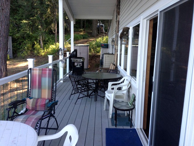 Cabins (Coeur d'Alene, Idaho, United States)