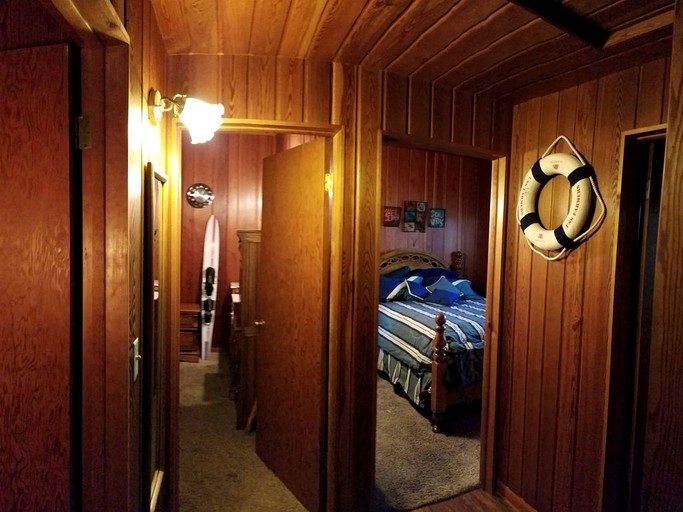 Cabins (Coeur d'Alene, Idaho, United States)