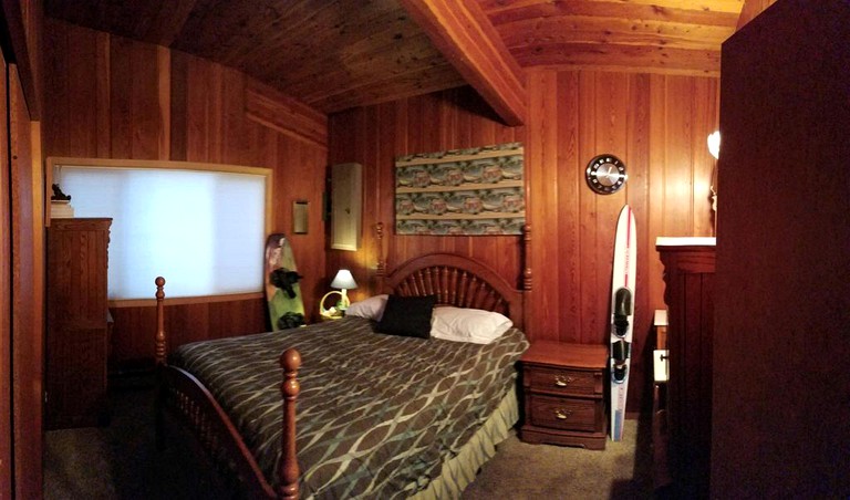 Cabins (Coeur d'Alene, Idaho, United States)