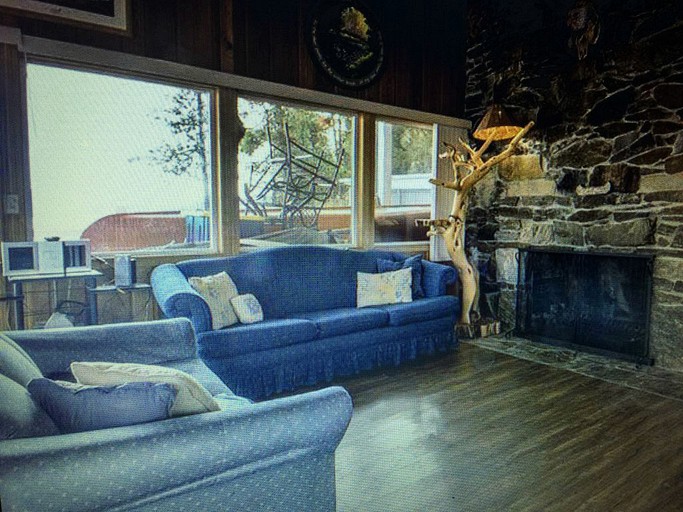 Cabins (Coeur d'Alene, Idaho, United States)