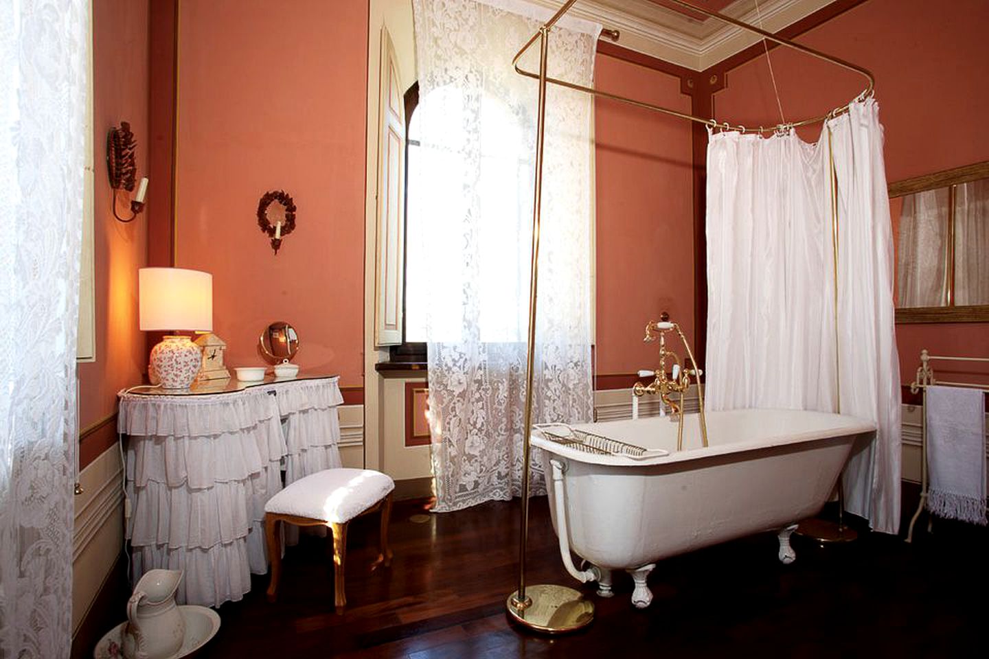 Historic Luxury Villa Rental with Swimming Pool and Breathtaking Views near Siena, Italy