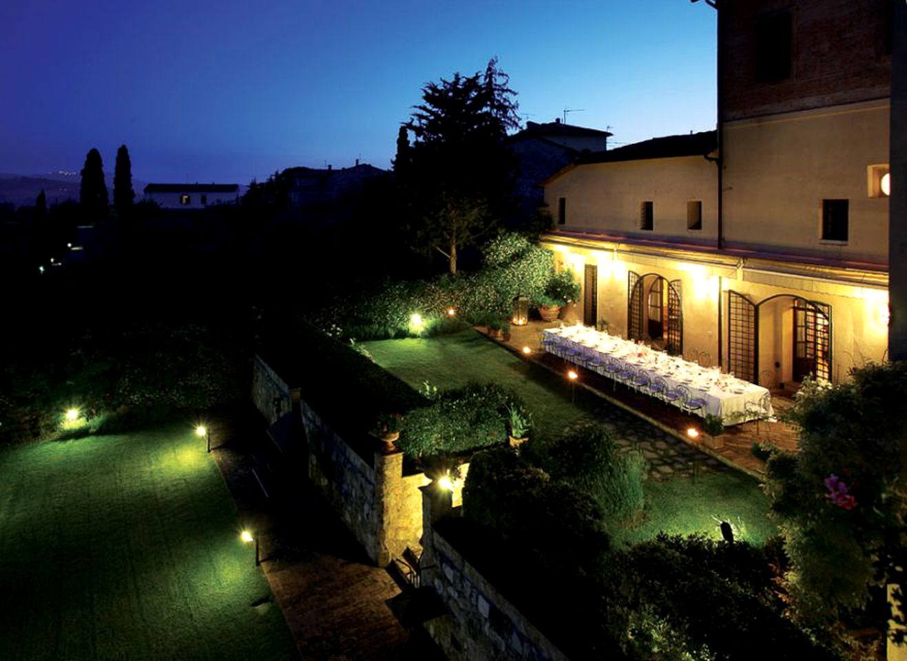 Historic Luxury Villa Rental with Swimming Pool and Breathtaking Views near Siena, Italy