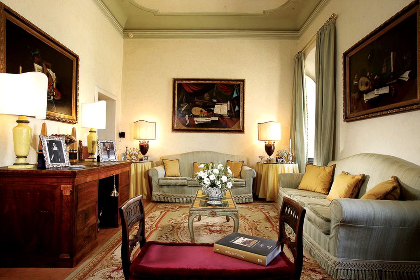 Historic Luxury Villa Rental with Swimming Pool and Breathtaking Views near Siena, Italy