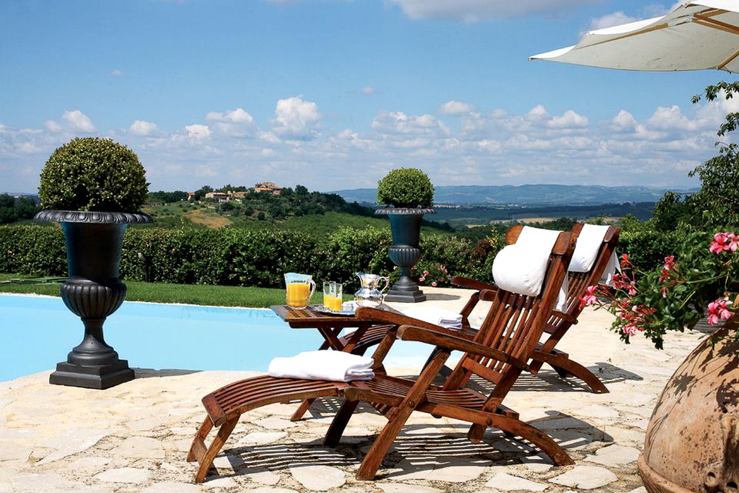 Historic Luxury Villa Rental with Swimming Pool and Breathtaking Views near Siena, Italy