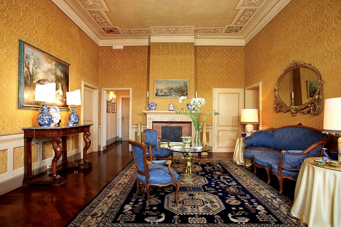 Historic Luxury Villa Rental with Swimming Pool and Breathtaking Views near Siena, Italy