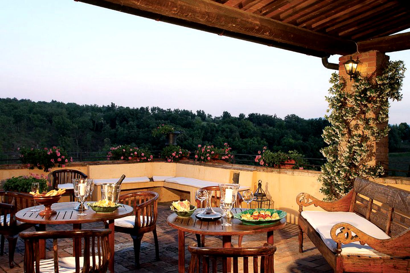 Historic Luxury Villa Rental with Swimming Pool and Breathtaking Views near Siena, Italy