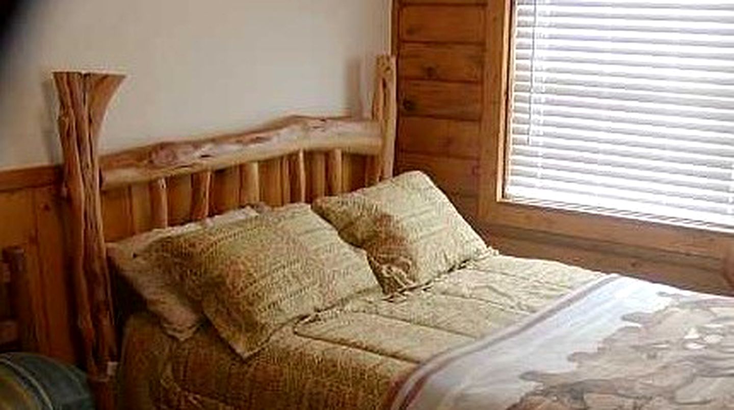 Deluxe Family Vacation Cabin for Horse Lovers in Stonewall, Oklahoma