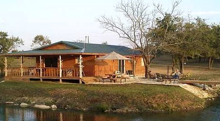 Cabins (Stonewall, Oklahoma, United States)