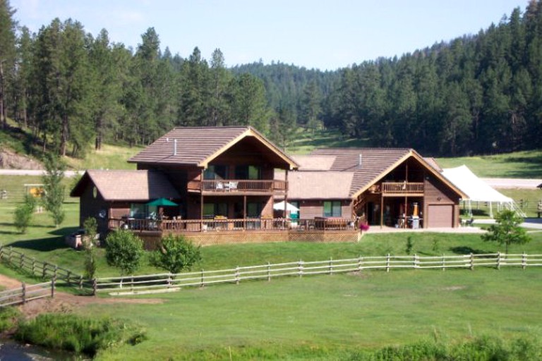 Cabin Rental with Hot Tub near Sheridan Lake, South Dakota